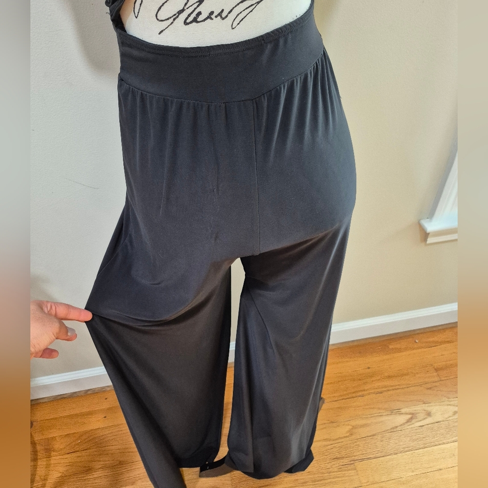 SABORA Elegant Black Halter Stretch Jumpsuit SIZE S..... - Picture 10 of 15